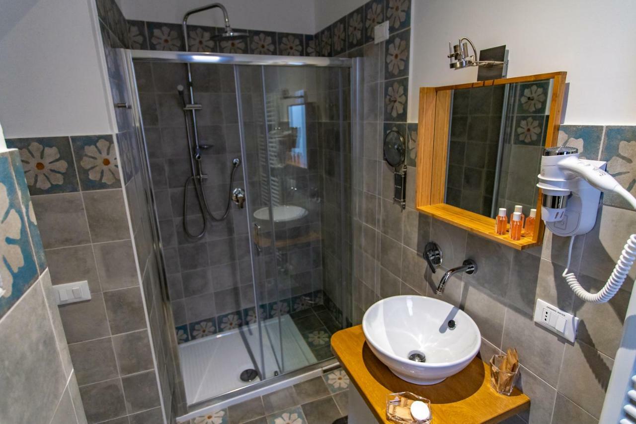 La Casa Di Ro Bed & Breakfast เปตราเลีย ซอตตานา ภายนอก รูปภาพ